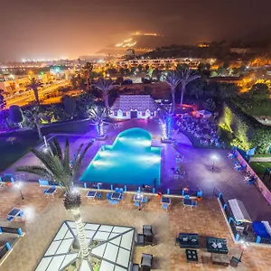 מלון Oasis &